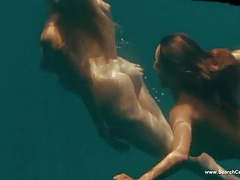 7X3.net presents: Kelly brook & jessica szohr nude & sexy - piranha - hd