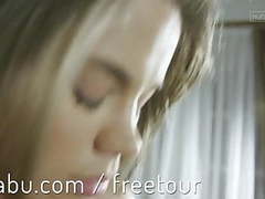 7X3.net presents: Young babe cums hard on sybian toy