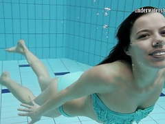 7X3.net presents: Gazel podvodkova underwater naked beauty