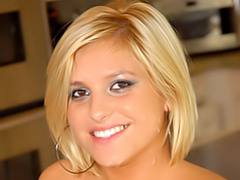 7X3.net presents: Facial for a cutie