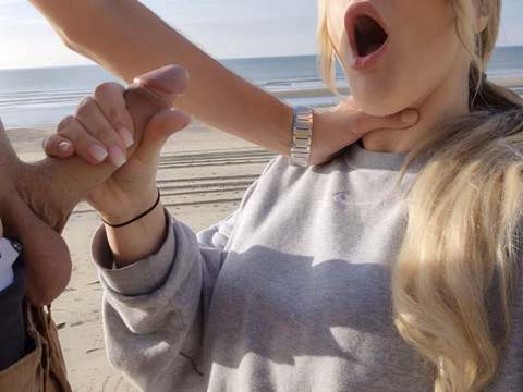 7X3.net presents: Outdoor after a blowjob for a stranger on the beach, i was fucked in public