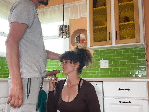 7X3.net presents: Stepmom caught and continued on facetime