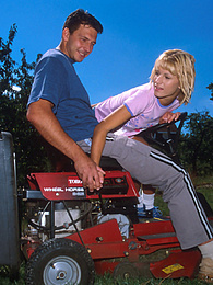 7X3.net presents: Naughty teen gets fucked in the garden